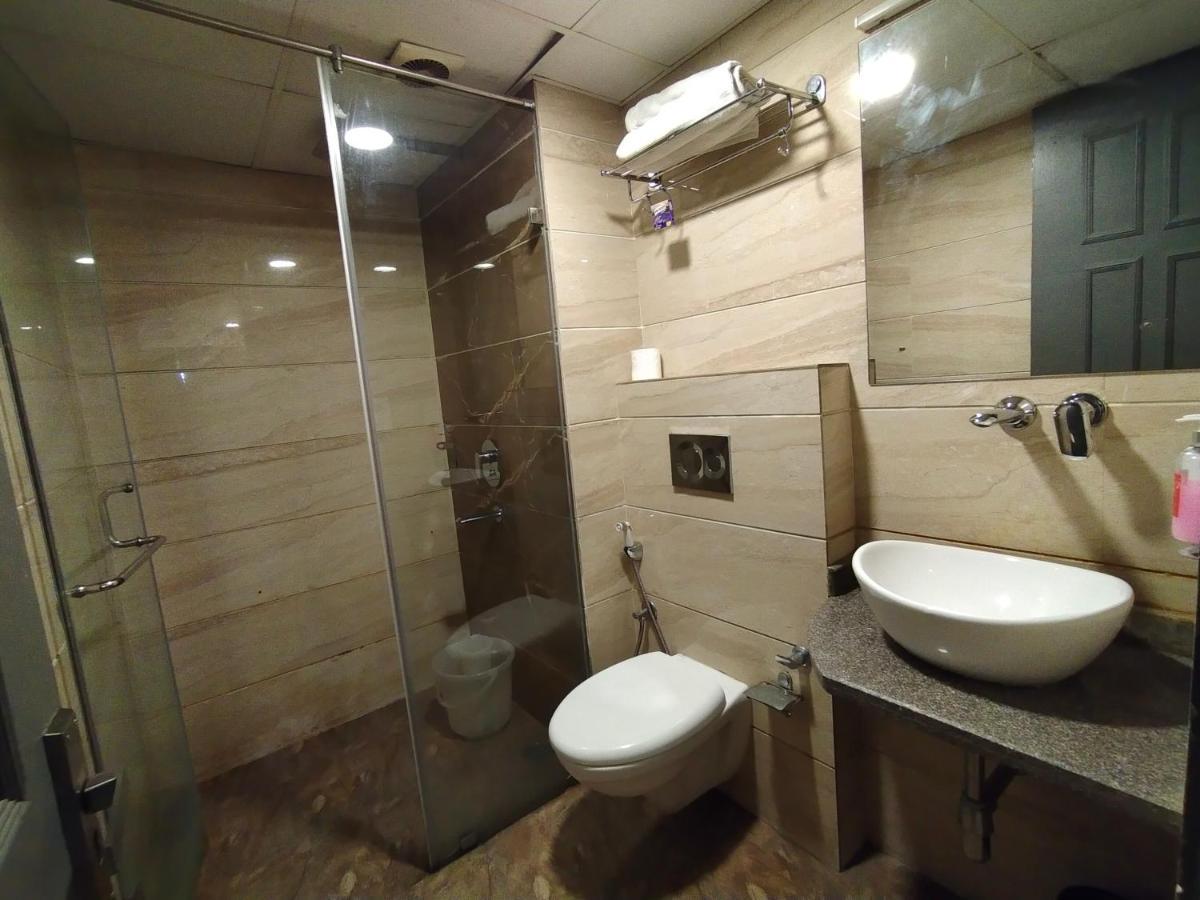 Saltstayz Express - Medicity Near Medanta Hospital Gurgáon Kültér fotó